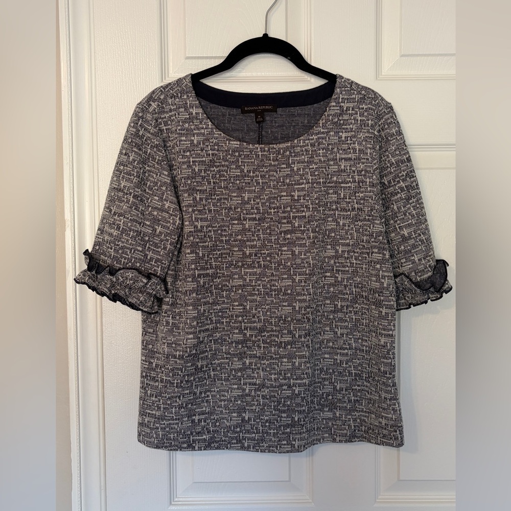 Banana Republic Women's Black and White Textured Blouse